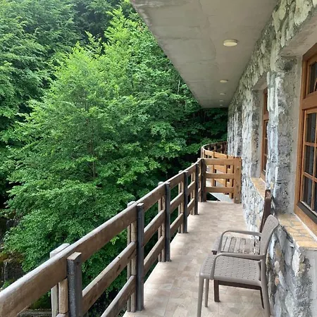 Fusha E Gjes فالبني