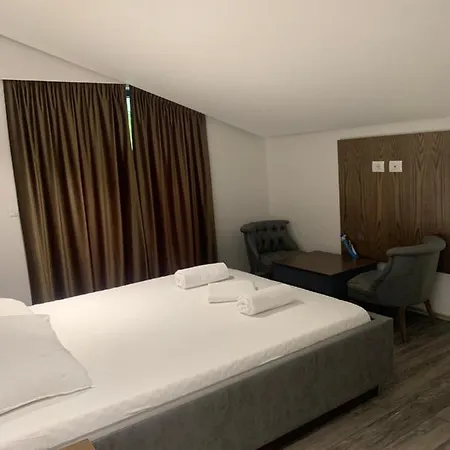 Hotel Fusha E Gjes 3*