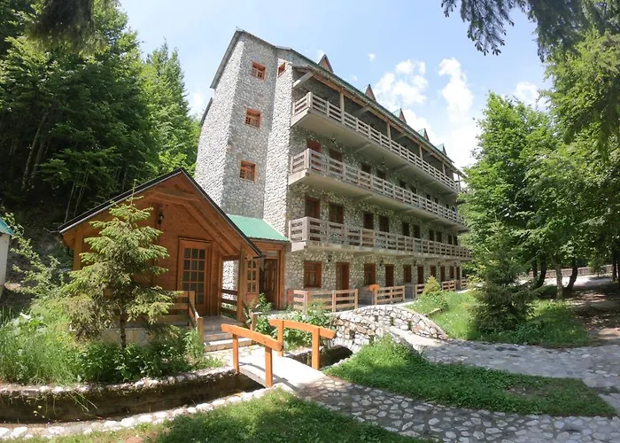 Fusha E Gjes 酒店 3*