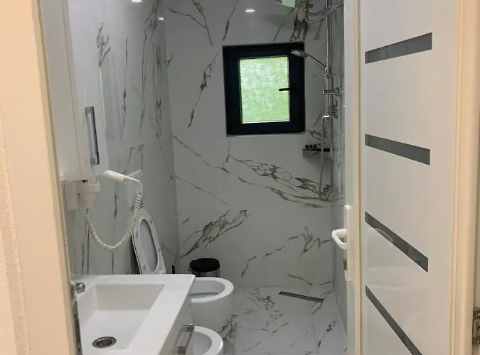 Fusha E Gjes Отель 3*